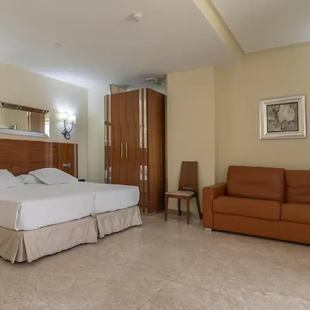 فندق Gran Sol 4*
