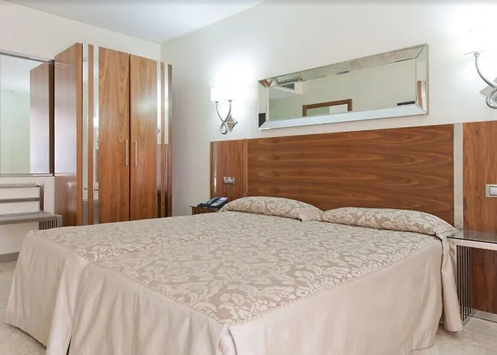 호텔 그랜 코로나 솔 4*