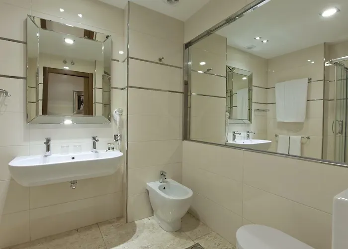 그랜 코로나 솔 4*